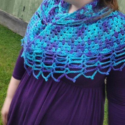 Darkholme Shawl