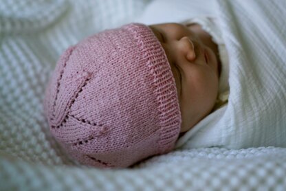 Baby Star Hat 4ply - Bc63