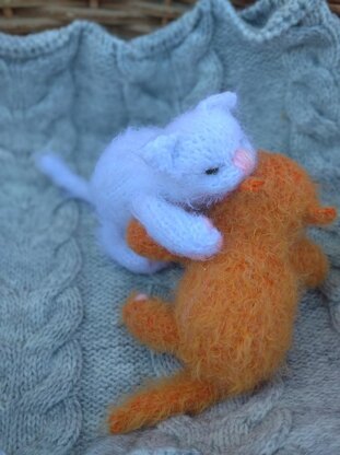 Little sleeping kitten knitting pattern