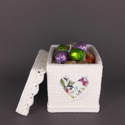 Gift box keepsake and tealight holder with hearts