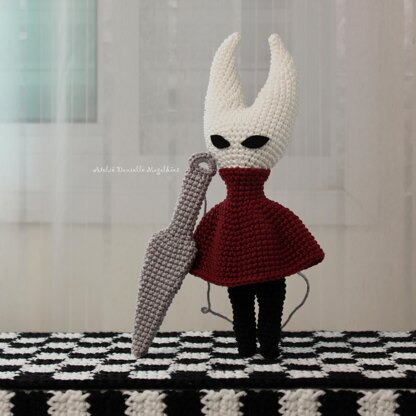 Stylized Adventure Bug Duo Amigurumi Crochet Pattern – PDF (Cute Game-Inspired Crochet Dolls)