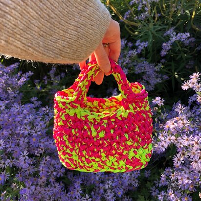 CROCHET PATTERN: Small easy handbag