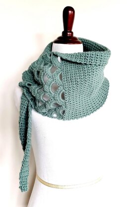Asymmetric Keyhole Shell Scarf