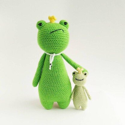 King Frog Crochet Amigurumi Pattern