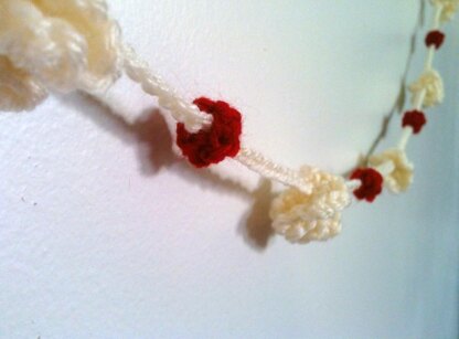 Popcorn & Cranberry Garland