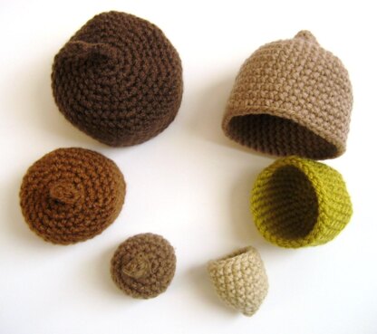 Nesting Acorns Crochet Pattern