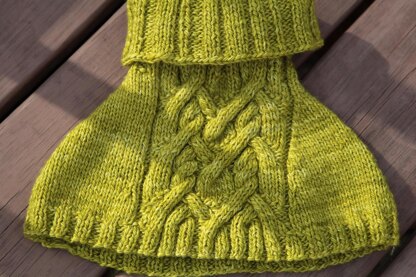 Green Snake Cowl