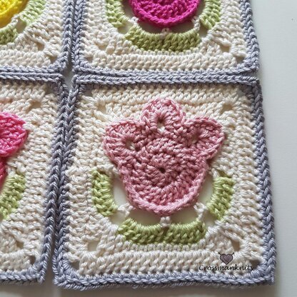 Best Buds Tulip Granny Square: Crochet Pattern Ribblr