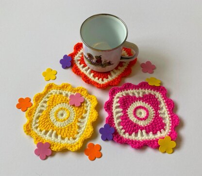 Flower square coaster by HueLaVive