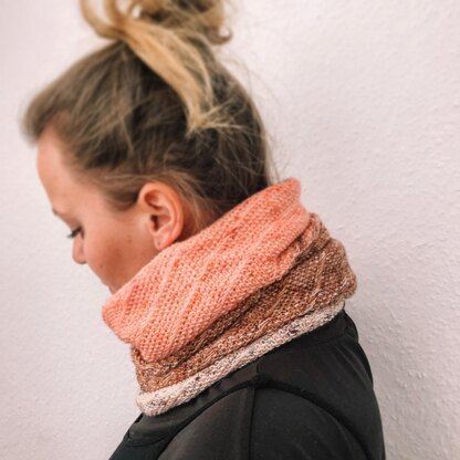 Spiraled Fade Cowl