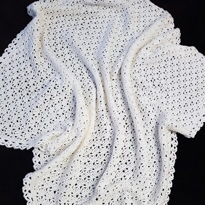 CROCHET Baby Blanket / Afghan - Easy Lace