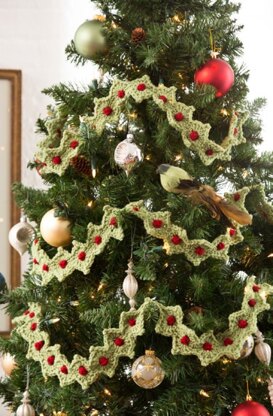 Christmas Tree Garland in Red Heart With Love Solids - LW4308