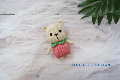 Strawberry bear amigurumi