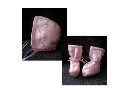 Sweetheart Bonnet & Booties Set (DK)