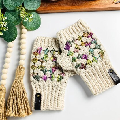 Elements Granny Square Gloves