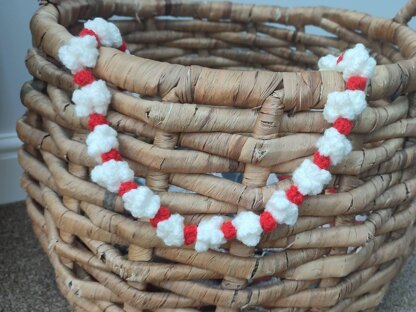 Crochet Christmas Berry & Popcorn Garland