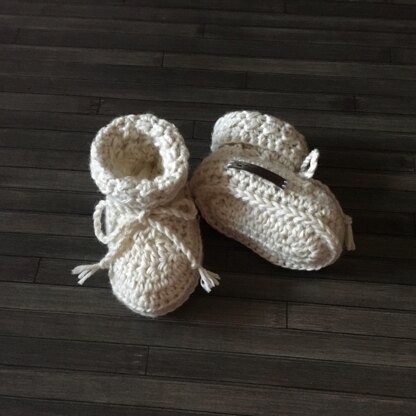 Grayson Baby Cardigan Hat and Booties Set