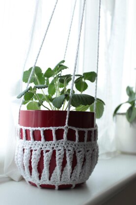 Twisted Plant Pot Cover