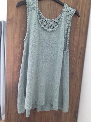 Valerie - lace yoke tunic