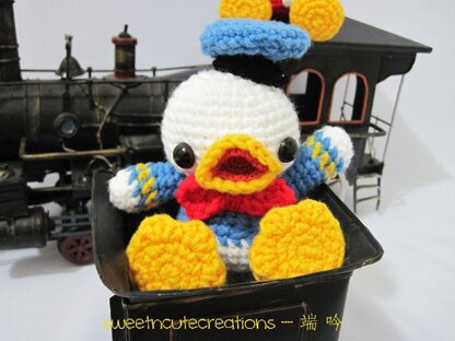 Amigurumi baby donald duck