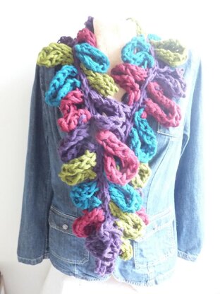 Easy Finger Knit Loop Chain Scarf
