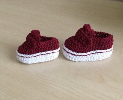 Sporty Baby Bootie & Hat Set N 235