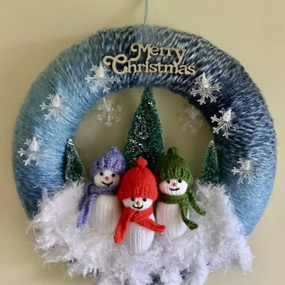 Trio of Snowmen light up Wreath