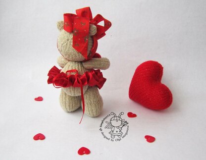 Bear Valentine and hearts