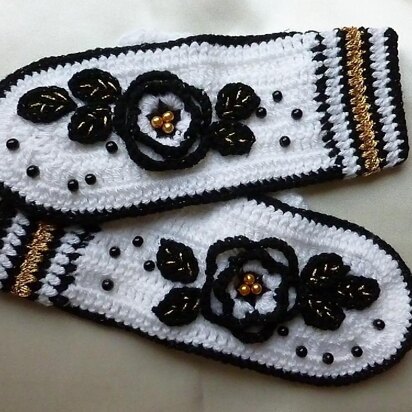 Crocheted Mittens Fantasy