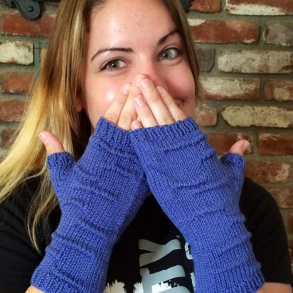 Pucker Stitch Fingerless Gloves