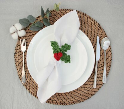 Knitted Holly Napkin Ring