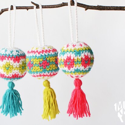 Fair Isle Christmas Baubles with Tassels (2015035)