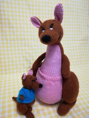 Knitted Kanga and Roo