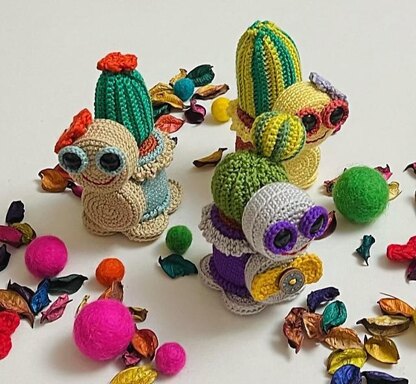 Recycle Amigurumi turtle cactus pot