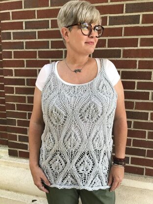 Traveling dropped stitches top