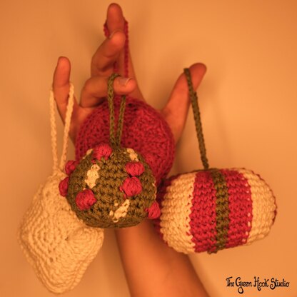 Crochet Pattern - Noel Christmas Baubles