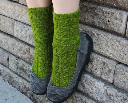 Scalloped Rib Socks