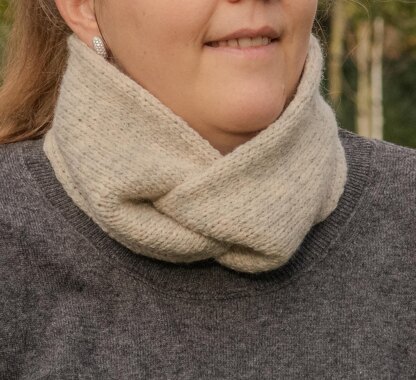 Twisted Cowl