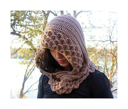 Marte, A Crocodile Stitch Hood