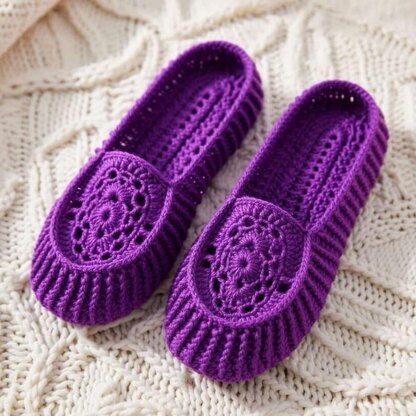 Crochet Slippers Pattern – Women’s House Shoes – Easy Adult Clogs PDF + Video Tutorial