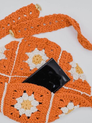 Daisy Granny Square Bum Bag