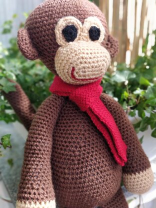 Alfred the Monkey crochet amigurumi