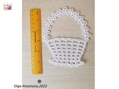 Crocheted white basket 2