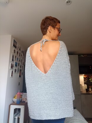 Backless crochet sweater