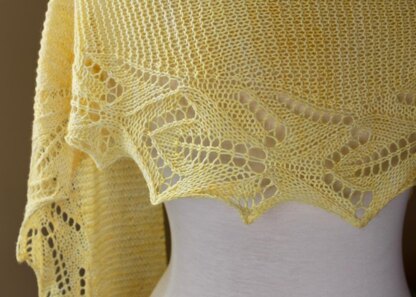 Dazzling Daffodils Shawl