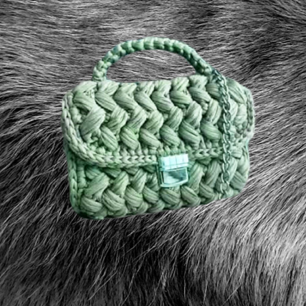 T shirt store crochet bag