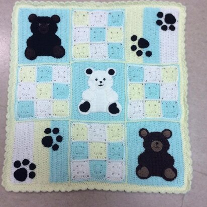 PAWSitively unBEARably cute baby blanket pattern