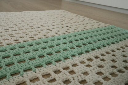 Fleur Filet Crochet Table Runner