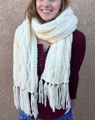 Chunky Cable Knit Fringed Scarf