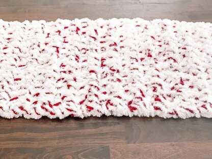 Peppermint Swirl Table Runner